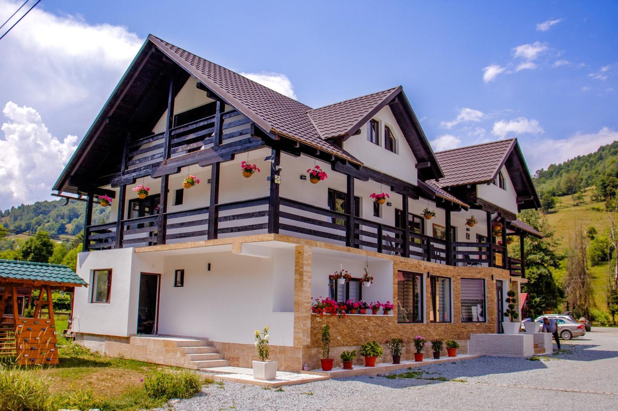 Ge-Lux Villa Incesti Bagian luar foto