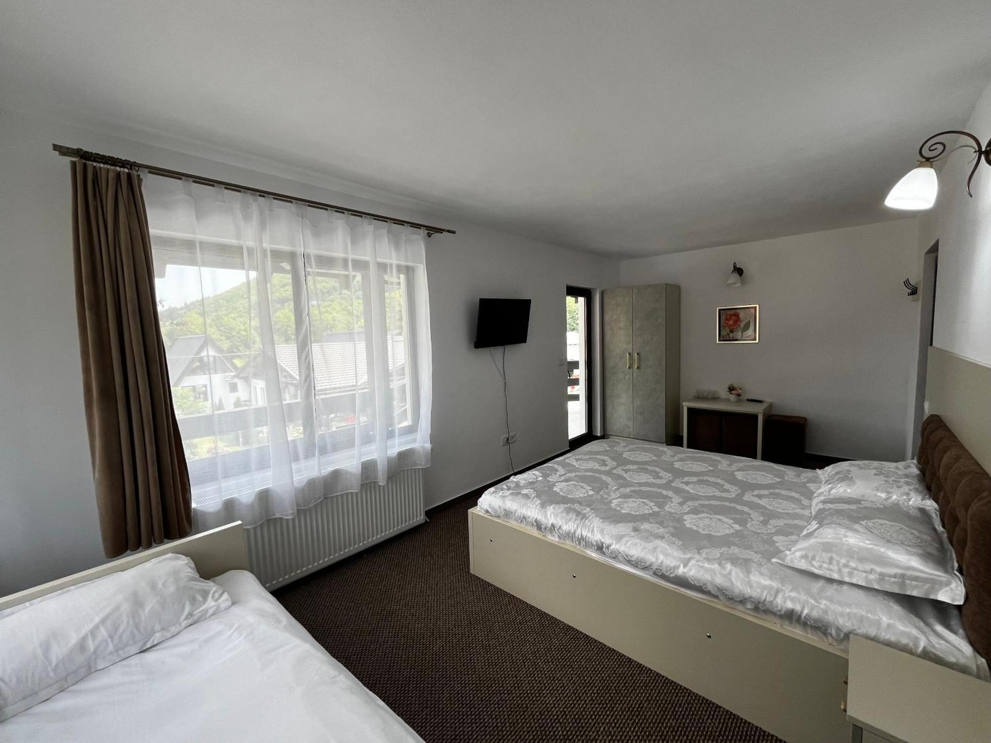 Ge-Lux Villa Incesti Bagian luar foto